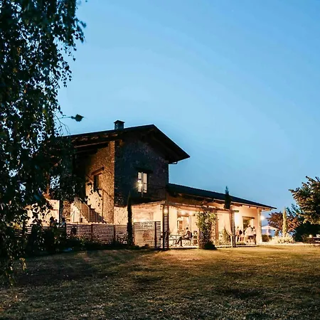 Casale Con Giardini Officinali Tra Le Alpi Hébergement de vacances Villanova Mondovì