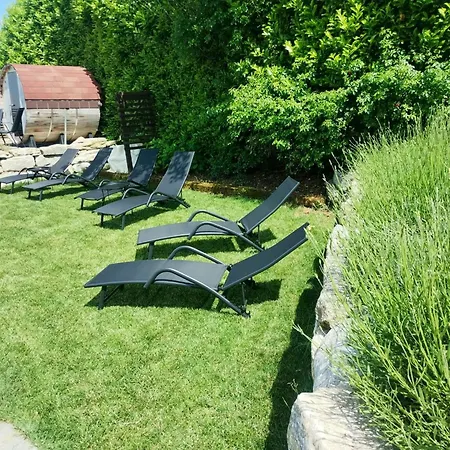 Casale Con Giardini Officinali Tra Le Alpi Tatil Evi *