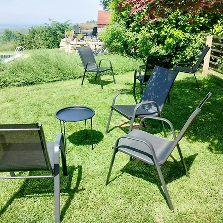 Casale Con Giardini Officinali Tra Le Alpi Hébergement de vacances