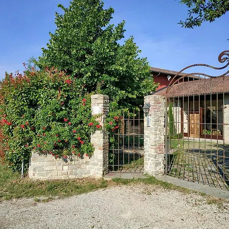 Casale Con Giardini Officinali Tra Le Alpi Hébergement de vacances