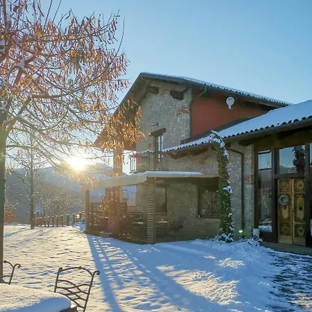Casale Con Giardini Officinali Tra Le Alpi